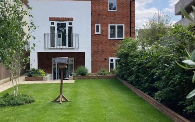 Hybrid Resi - New Malden