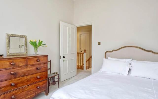 Grand 2 Bedroom Flat Kensington