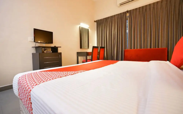 Mookkannoor Tourist Home by OYO Rooms