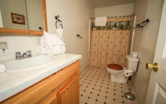 Forest Treehouse 1473 by RedAwning