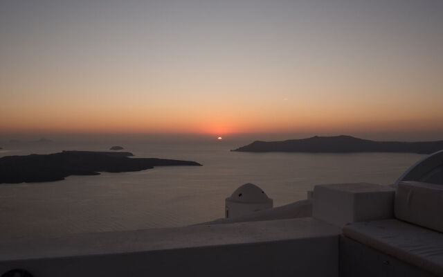 Karpimo Horizon - Caldera View with private hot tub