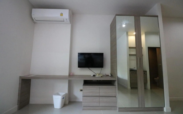 S4 Nai Yang Beach