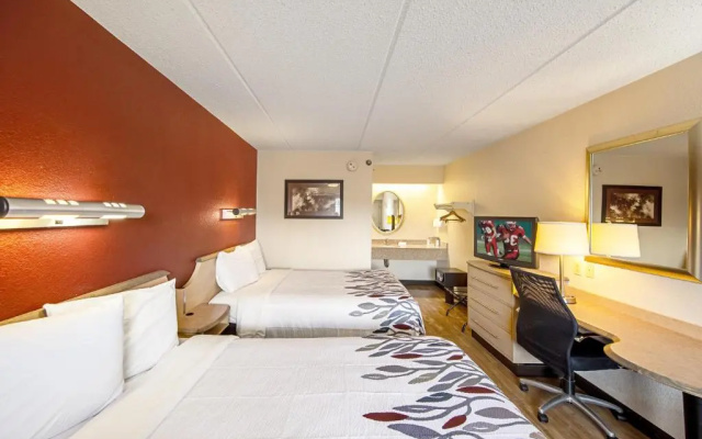 Red Roof Inn Charleston West - Hurricane, WV