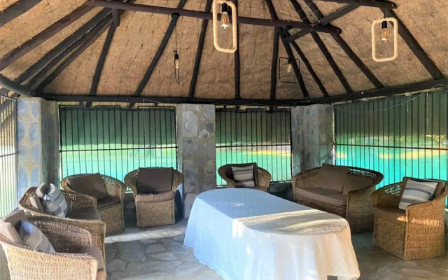 Luxurious Suite With Outdoor Pool - 2171