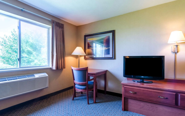 Super 8 by Wyndham Cozad
