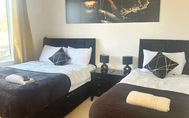 Serene Leeds Retreat - 3 Bedroom House