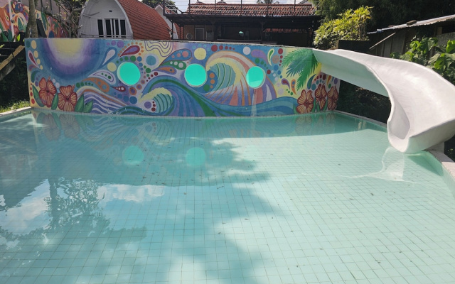 Cove Wong Village