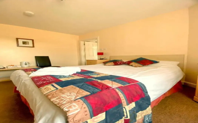Hawk House - B&B