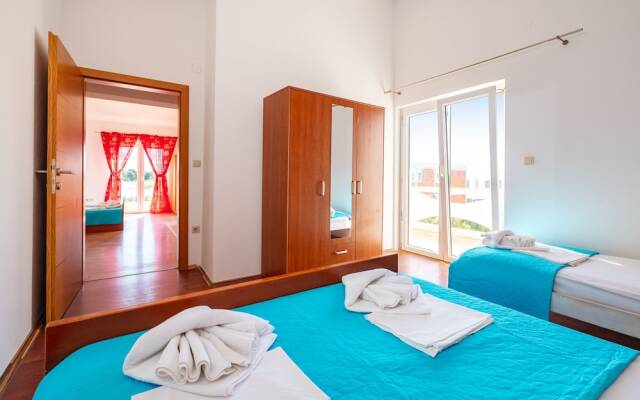 Bonvie Apartments in Center B3