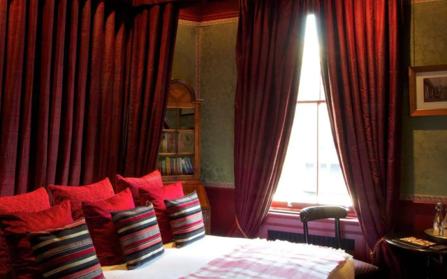 11 Cadogan Gardens and The Apartments by Iconic Luxury Hotels