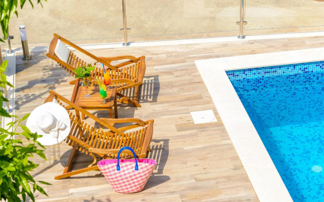 Tandem Apartments with Swimming pool