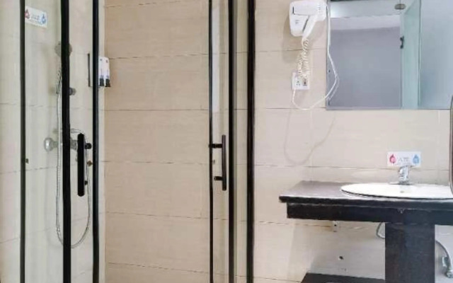 Xianning Chengyue Business Hotel
