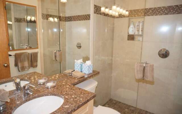 735 Bleeker St E #735