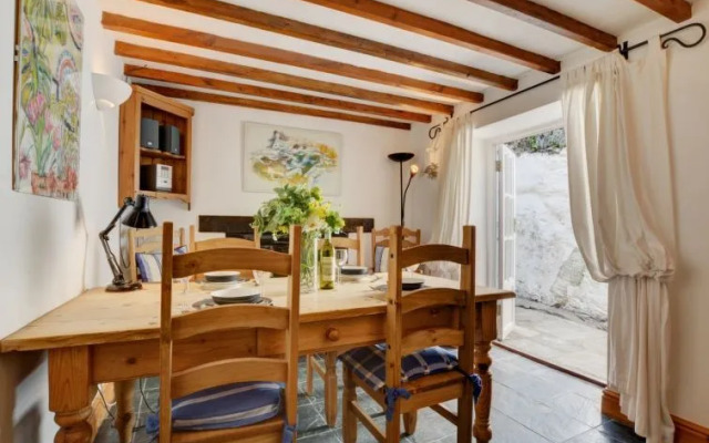 Holiday Home Cross Keys