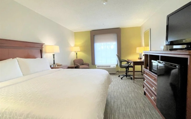 Holiday Inn Express Sulphur