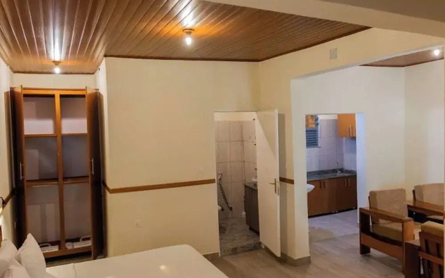 Amakuza Residence