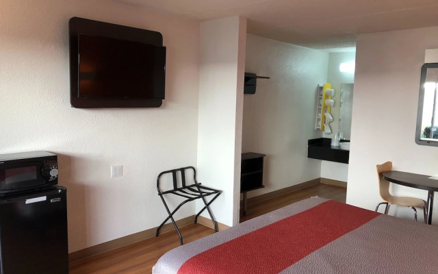 Motel6 Brunswick, GA