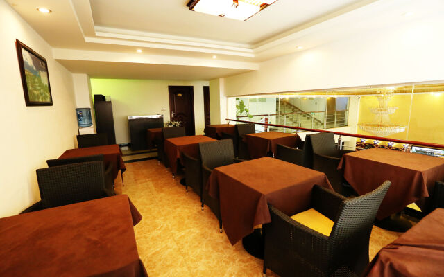 Mount Emei Happy Hotel