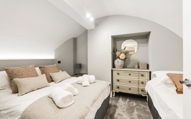 Wine Vaults Apartment