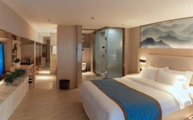 Chongqing Chaomu Collection Hotel (Banan Wanda Xuetangwan Subway Station)