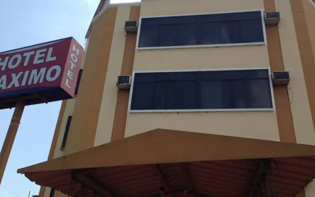 Hotel Maximo