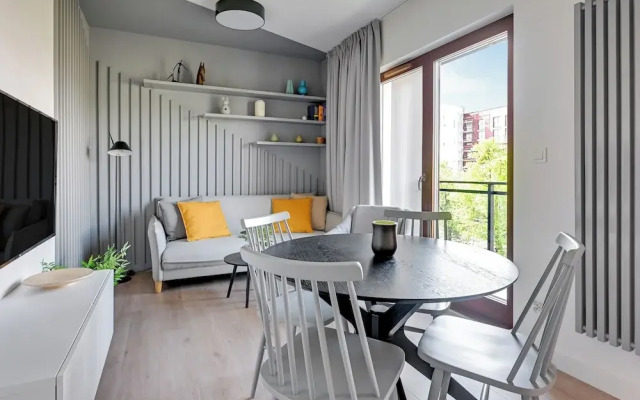 Aura III & Parking by Downtown Apartments