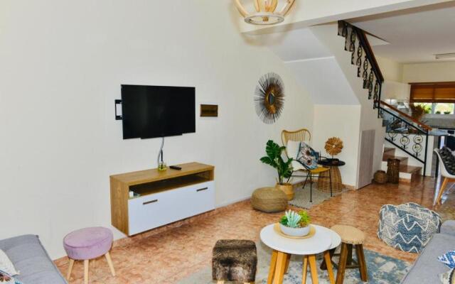 Melanos Residence 2 bdrm townhouse with private pool