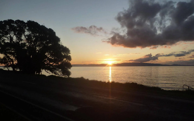 Pohutukawa Coast Bed & Breakfast