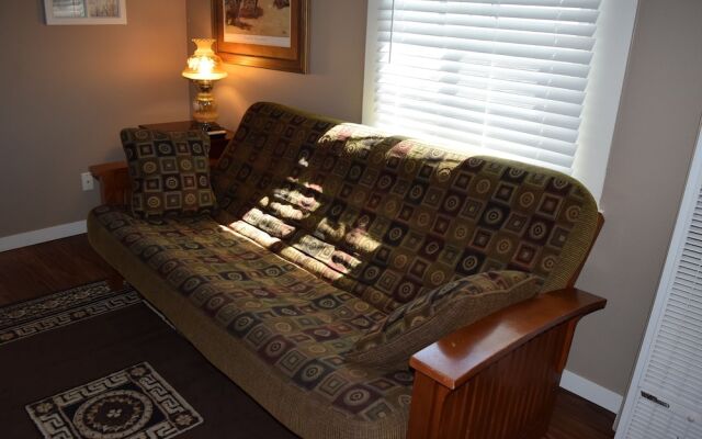 343 Hinds 2 Bedroom Cabin by Redawning
