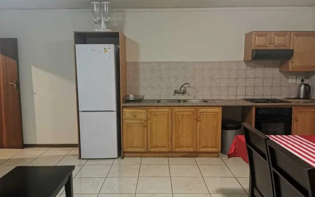 Room-charming Tshwane B&B With Secure En