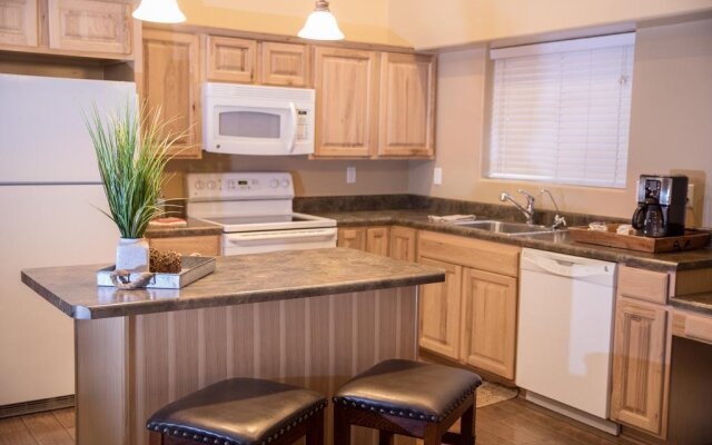 Primrose Inn & Suites