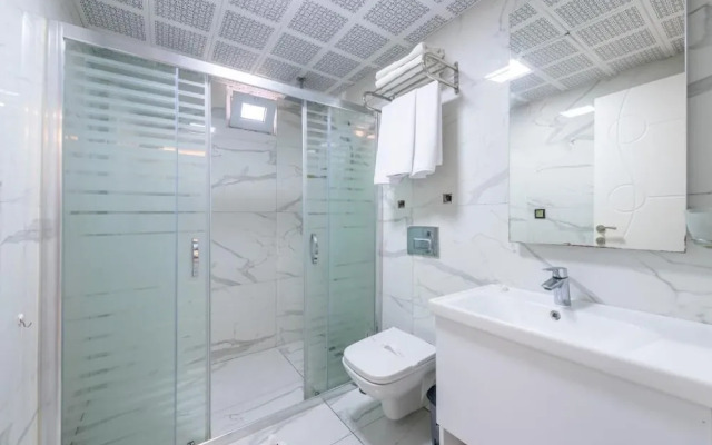Citrus Luna Suite