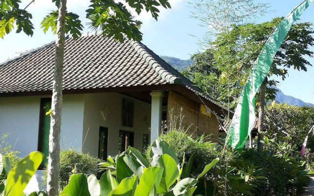 Amed Harmony Cafe and Bungalows