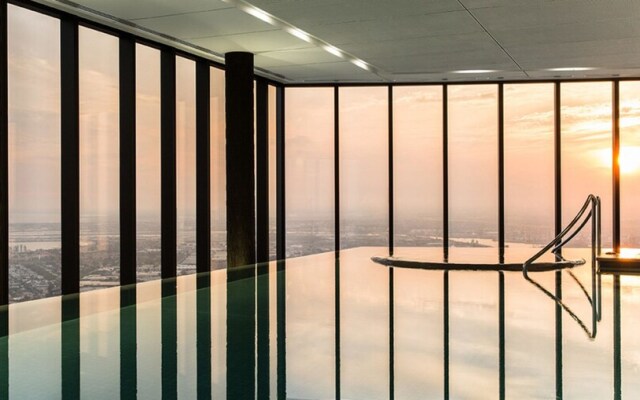 Roomerang at Prima Pearl 58
