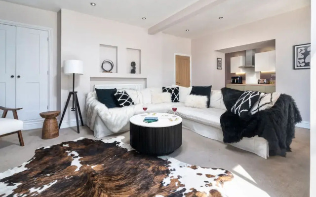 Rosemount X3 Bed Townehouse With Hot Tub