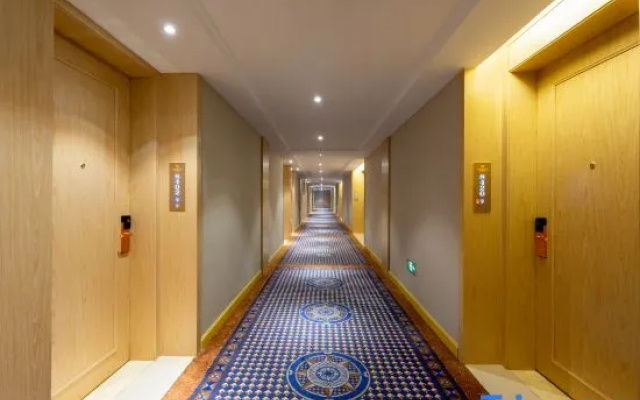 Vienna Hotel (Yueyang Chenglingji Xingang Bonded Area)