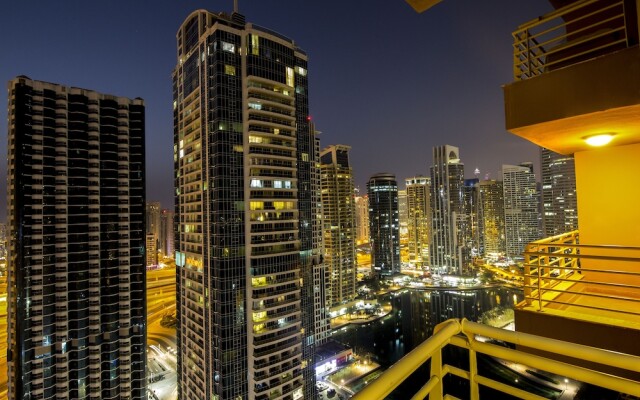 Deluxe Apartment with Lake View