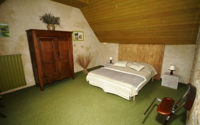 Vintage Holiday Home in Muret-le-Château with Garden