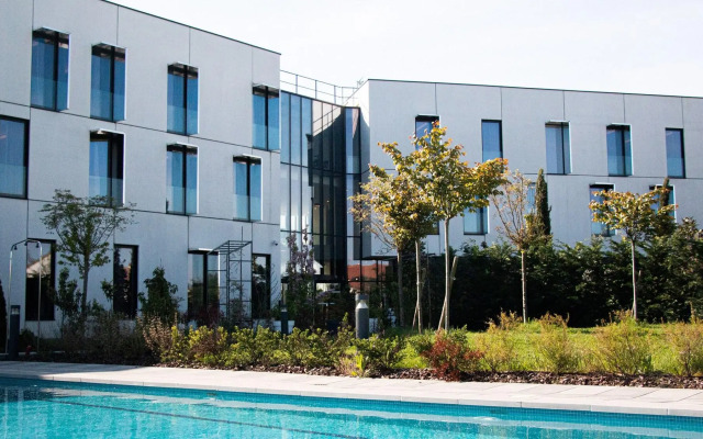 Hotel Dali Val d'Europe, Tapestry Collection by Hilton