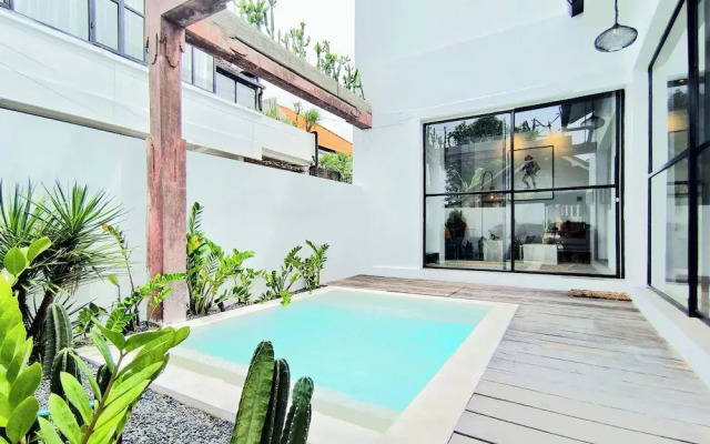 Corner House