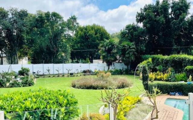 Lovely 2 bedroom duplex apartment (self-catering)