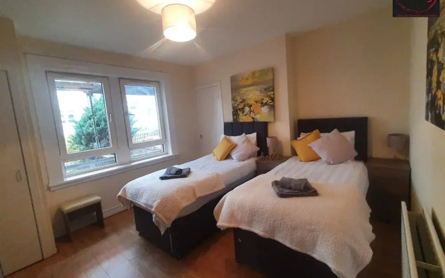 Two Bedroom Apartment by Klass Living Serviced Accommodation Airdrie - Nicol Apartment With WiFi & Parking