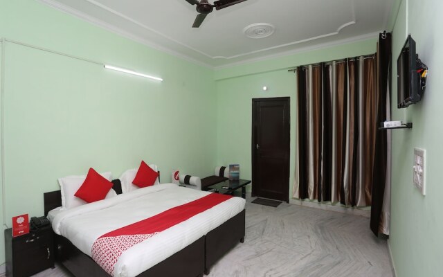 OYO 18669 Shree Palce