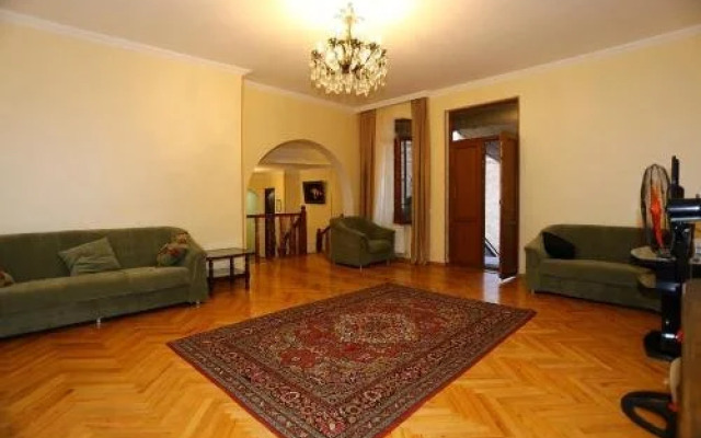 Guest House 2017