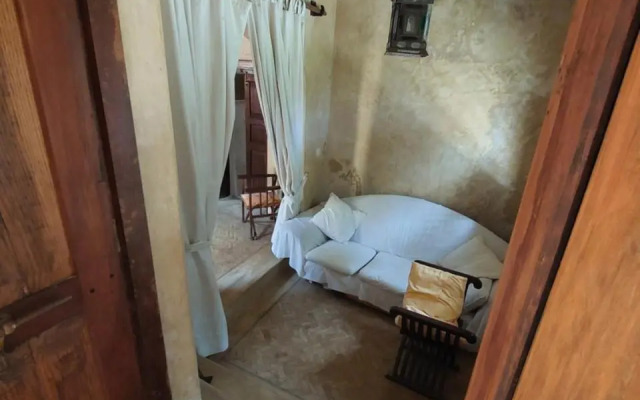 Samaki House