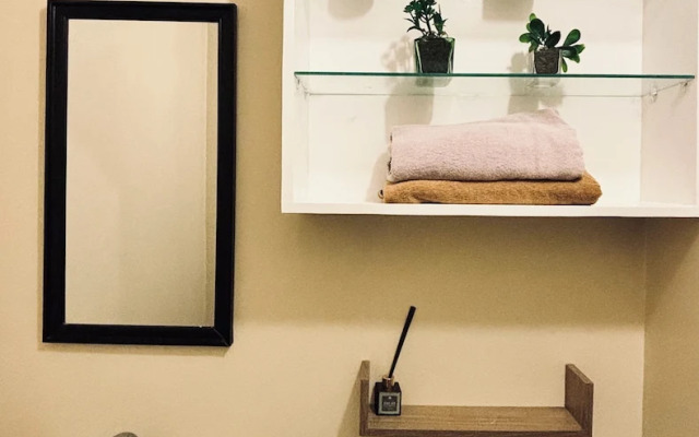 A Tranquil Hideaway in the City 332
