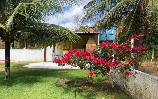 Casa de 4 quartos á 6Km da praia de Lagoinha-ce