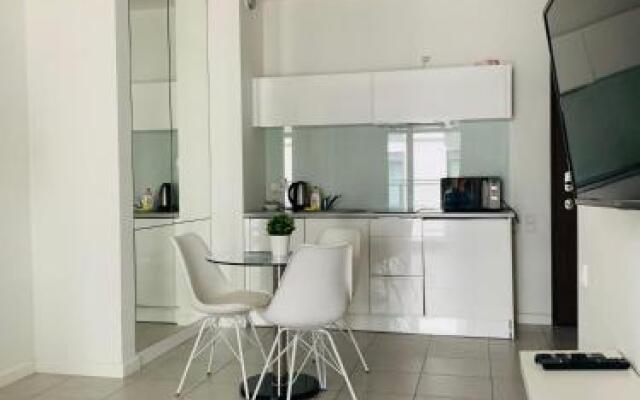 Warsaw Night Apartments Menica Residence