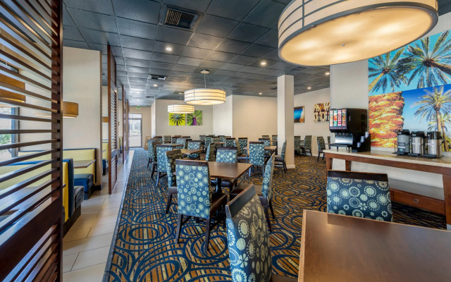 Clarion Hotel Anaheim Resort