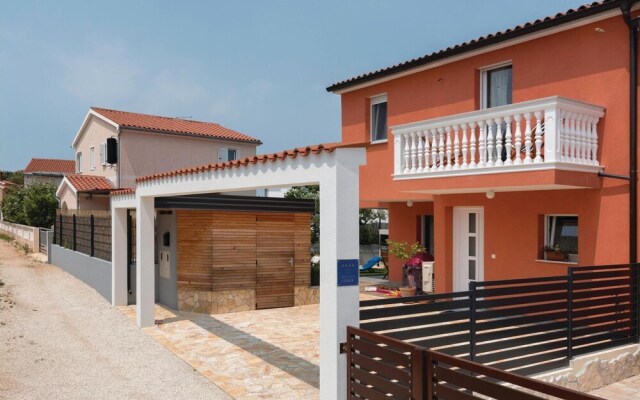 Stunning Home in Barbariga With 2 Bedrooms, Wifi and Outdoor Swimming Pool
